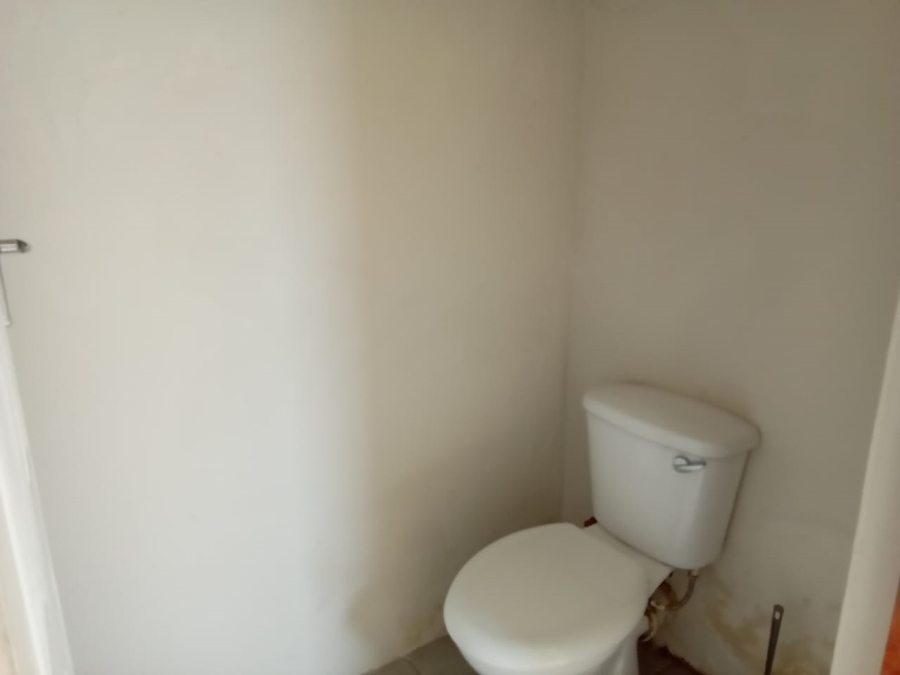 1 Bedroom Property for Sale in Uitenhage Central Eastern Cape